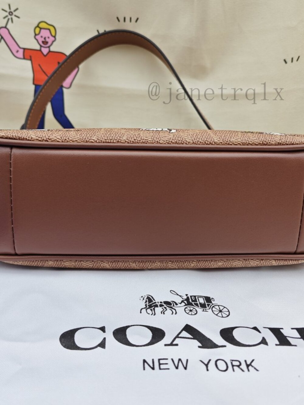 🎶🎶Coach X Peanuts Teri Shoulder Bag In Signature Canvas With Snoopy Print - Picture 3 of 8
